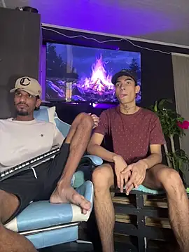 Snapshot of Miguel_bigcock chatting on March 9, 9:14 pm Miguel bigcock online show from March 9, 9:14 pm