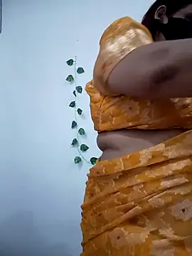 Snapshot of Neha-Bhabhi-Rasily chatting on September 18, 5:04 pm Neha-Bhabhi-Rasily online show from September 18, 5:04 pm