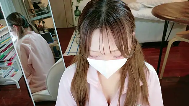 mami-pokoch online show from October 3, 1:08 pm