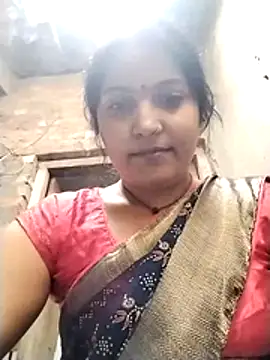 Snapshot of Maidangirl chatting on November 2, 8:28 am Maidangirl online show from November 2, 8:28 am