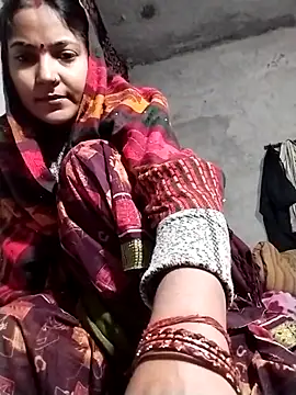 Snapshot of Maidangirl chatting on December 3, 3:03 am Maidangirl online show from December 3, 3:03 am