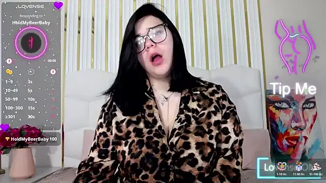 Snapshot of Eliss_Shyyo chatting on October 19, 5:30 am Eliss Shyyo online show from October 19, 5:30 am