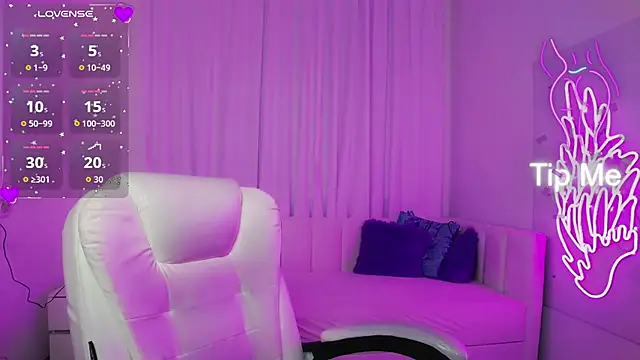 Snapshot of Eliss_Shyyo chatting on November 18, 8:02 pm Eliss Shyyo online show from November 18, 8:02 pm