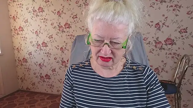 Maya Mayflower online show from October 17, 4:04 am