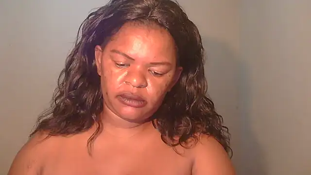 Snapshot of ebony_rose11 chatting on February 16, 4:32 pm ebony rose11 online show from February 16, 4:32 pm