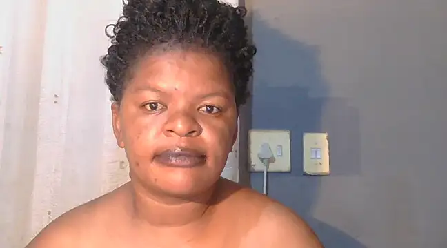 Snapshot of ebony_rose11 chatting on March 21, 8:08 pm ebony rose11 online show from March 21, 8:08 pm