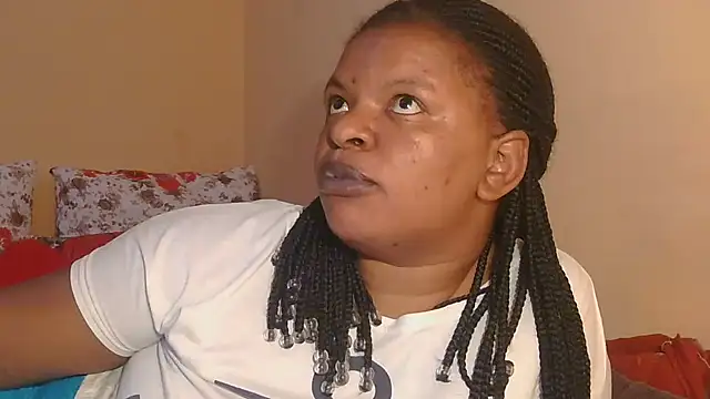 Snapshot of ebony_rose11 chatting on October 11, 3:32 pm ebony rose11 online show from October 11, 3:32 pm