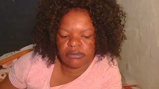 Snapshot of ebony_rose11 chatting on November 16, 11:32 pm ebony rose11 online show from November 16, 11:32 pm