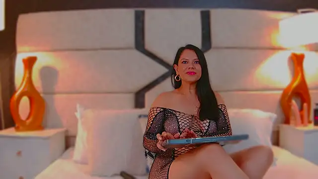 Snapshot of MonserratLane chatting on March 22, 8:04 pm MonserratLane online show from March 22, 8:04 pm