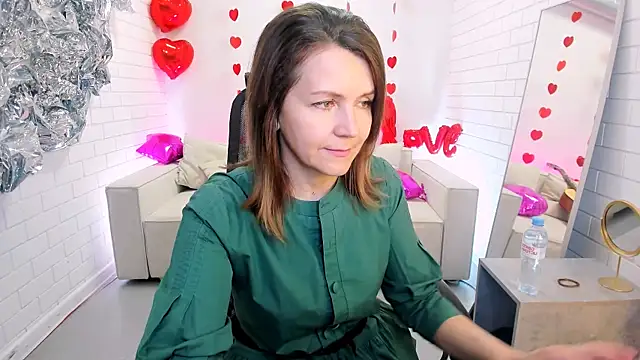 NicoleHitman online show from March 10, 9:32 am