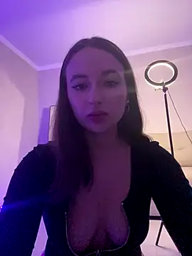 Snapshot of AlisaQSky chatting on October 12, 5:45 pm AlisaQSky online show from October 12, 5:45 pm