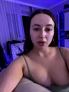 Snapshot of AlisaQSky chatting on October 14, 8:20 pm AlisaQSky online show from October 14, 8:20 pm