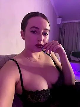 Snapshot of AlisaQSky chatting on October 25, 2:13 pm AlisaQSky online show from October 25, 2:13 pm