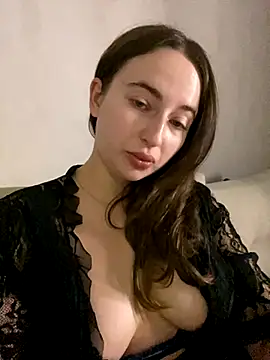 Snapshot of AlisaQSky chatting on November 11, 5:35 pm AlisaQSky online show from November 11, 5:35 pm