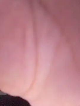 Snapshot of Sandra42 chatting on March 21, 6:51 pm Sandra42 online show from March 21, 6:51 pm