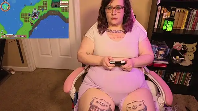 Snapshot of VioletNova chatting on March 9, 1:46 am VioletNova online show from March 9, 1:46 am