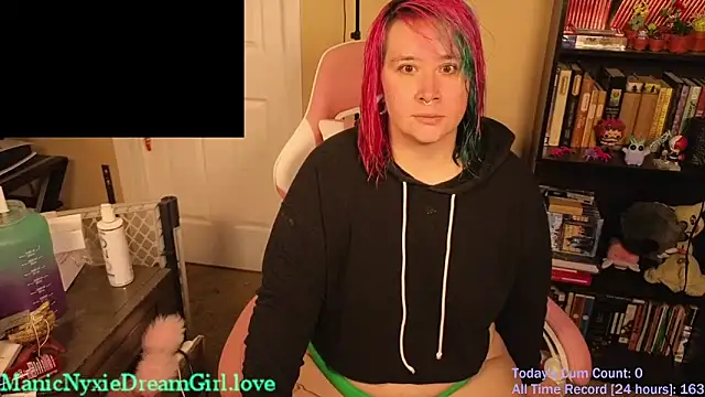 Snapshot of VioletNova chatting on October 6, 12:46 pm VioletNova online show from October 6, 12:46 pm