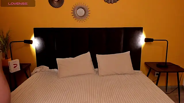 Snapshot of Jessie_Curlyy chatting on October 6, 3:04 am Jessie Curlyy online show from October 6, 3:04 am