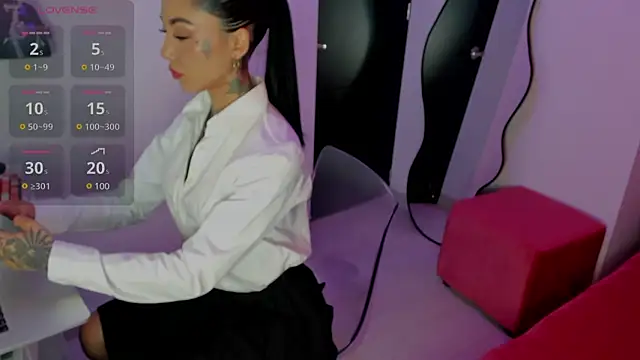 Snapshot of Dani_Valen chatting on March 18, 11:31 pm Dani Valen online show from March 18, 11:31 pm