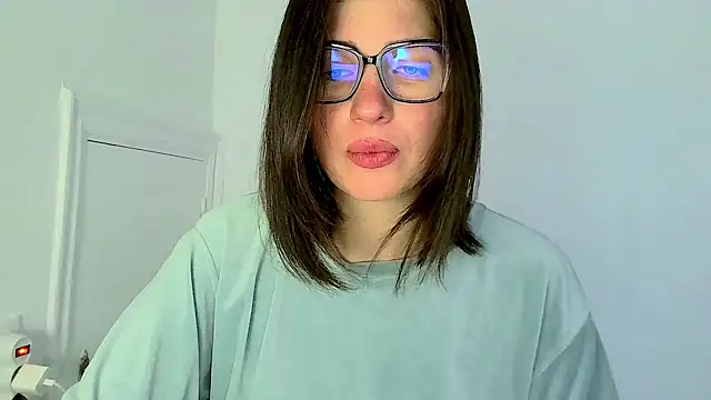 neferutt online show from November 7, 10:04 am