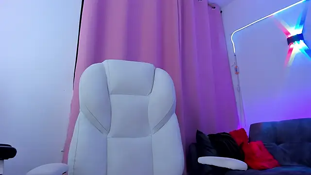 Snapshot of gaaby_foxx chatting on September 11, 1:44 pm gaaby foxx online show from September 11, 1:44 pm