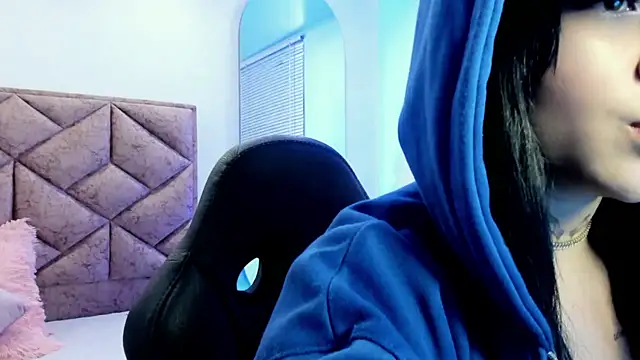 Snapshot of elaia_muller_ chatting on November 22, 3:16 am elaia muller online show from November 22, 3:16 am