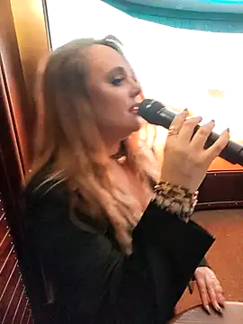 Juicy PeachLux online show from November 1, 5:04 pm