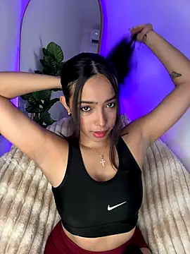  Emily Thompson  online show from November 2, 11:07 pm