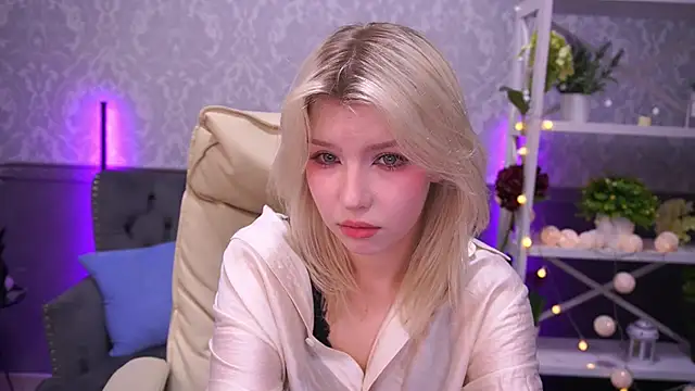 SelenaIris online show from March 7, 8:45 am