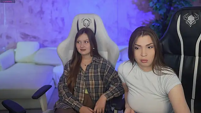 Snapshot of Billie054 chatting on October 8, 6:44 am Billie054 online show from October 8, 6:44 am