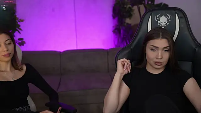 Snapshot of Billie054 chatting on October 15, 6:46 am Billie054 online show from October 15, 6:46 am