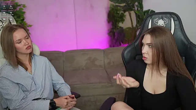 Snapshot of Billie054 chatting on October 17, 10:29 am Billie054 online show from October 17, 10:29 am