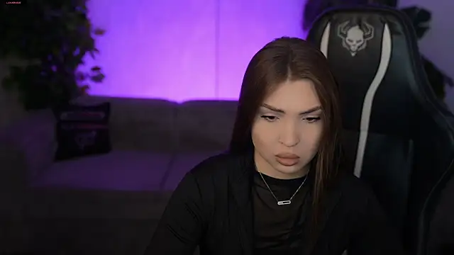 Snapshot of Billie054 chatting on November 11, 6:24 am Billie054 online show from November 11, 6:24 am