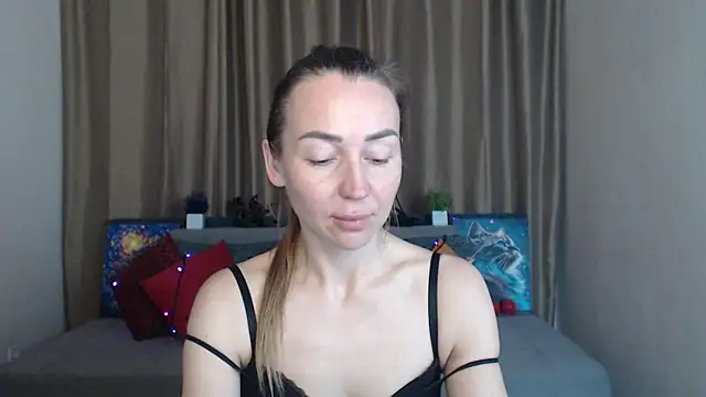 Kiss julli88I online show from March 19, 5:08 am