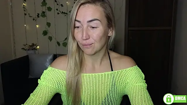 Kiss julli88I online show from October 14, 5:25 pm