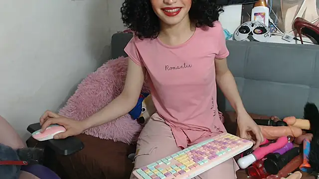 Snapshot of Amala_Hott chatting on November 20, 5:18 am Amala Hott online show from November 20, 5:18 am