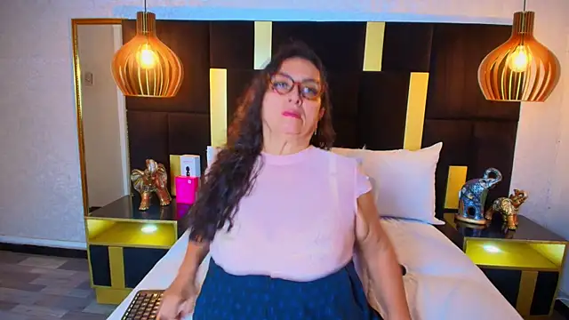 AlessandraLeroy online show from September 10, 12:49 pm