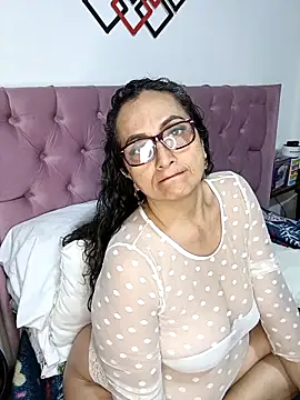 AlessandraLeroy online show from September 12, 3:06 am