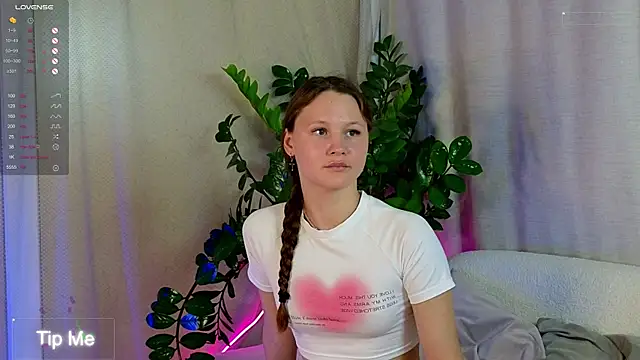 AmeliRoyse online show from September 11, 5:13 pm