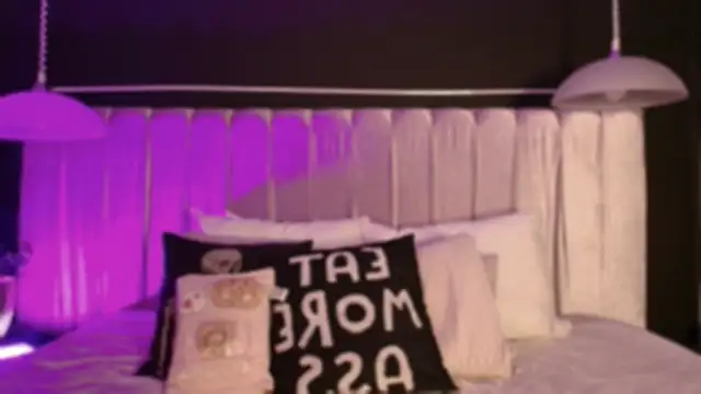 Zhally Dee online show from September 17, 7:48 pm