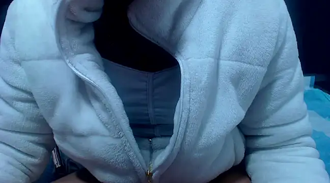 Snapshot of XxxReinaSexyBodyxxX777 chatting on March 12, 4:13 pm XxxReinaSexyBodyxxX777 online show from March 12, 4:13 pm