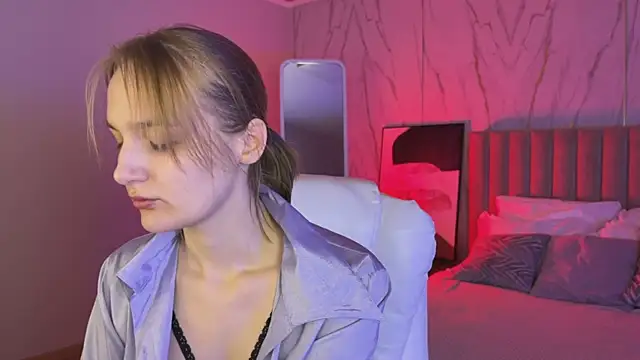  Vikky Moon  online show from October 8, 1:14 am