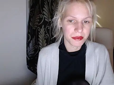 ElssaRush online show from March 18, 6:15 pm