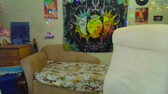 Snapshot of Lil_foxxx chatting on March 7, 1:18 pm Lil foxxx online show from March 7, 1:18 pm