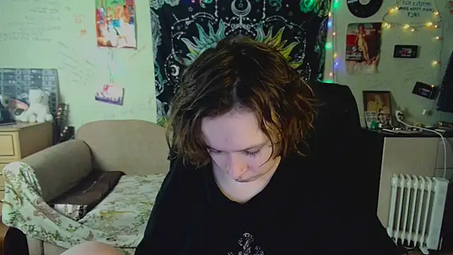 Snapshot of Lil_foxxx chatting on September 12, 11:43 am Lil foxxx online show from September 12, 11:43 am