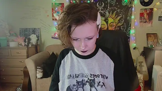 Snapshot of Lil_foxxx chatting on September 19, 10:27 am Lil foxxx online show from September 19, 10:27 am