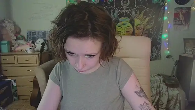 Snapshot of Lil_foxxx chatting on October 1, 12:44 pm Lil foxxx online show from October 1, 12:44 pm