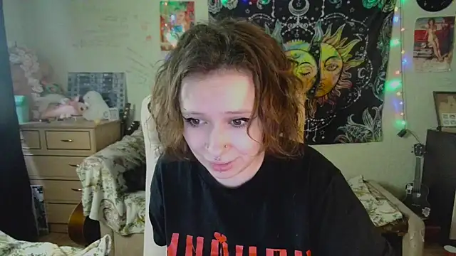 Snapshot of Lil_foxxx chatting on October 7, 10:23 am Lil foxxx online show from October 7, 10:23 am