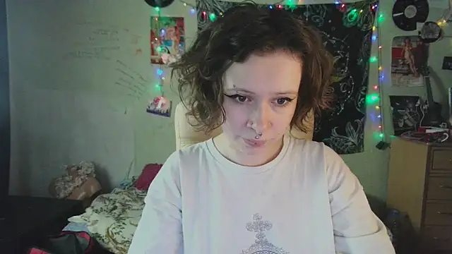 Snapshot of Lil_foxxx chatting on October 18, 11:33 am Lil foxxx online show from October 18, 11:33 am