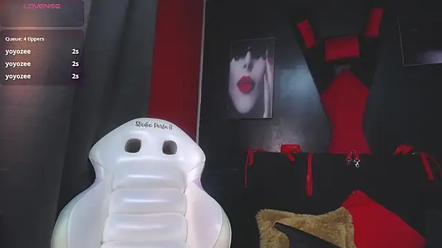 Snapshot of sweet__thang chatting on March 18, 9:52 am sweet thang online show from March 18, 9:52 am